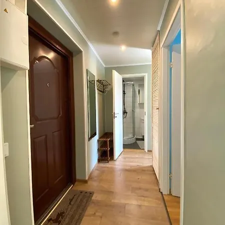 Mai 25-11, 2 Rooms, Free Parking Apartman