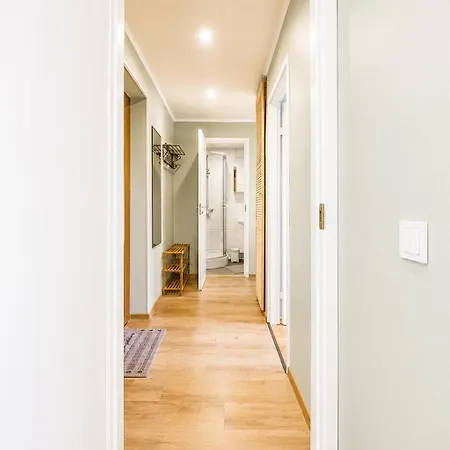 Mai 25-11, 2 Rooms, Free Parking